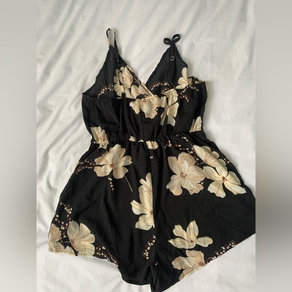 SHEIN size medium jumper - Picture 3 of 3